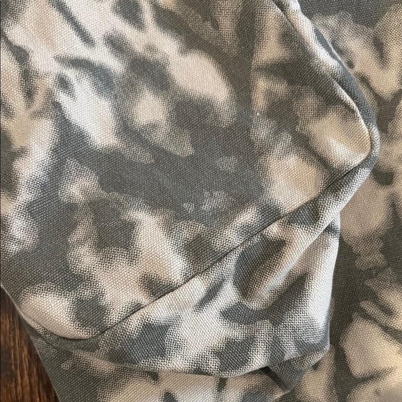 COPY - ALO Yoga Gray Tote Bag - Picture 9 of 11